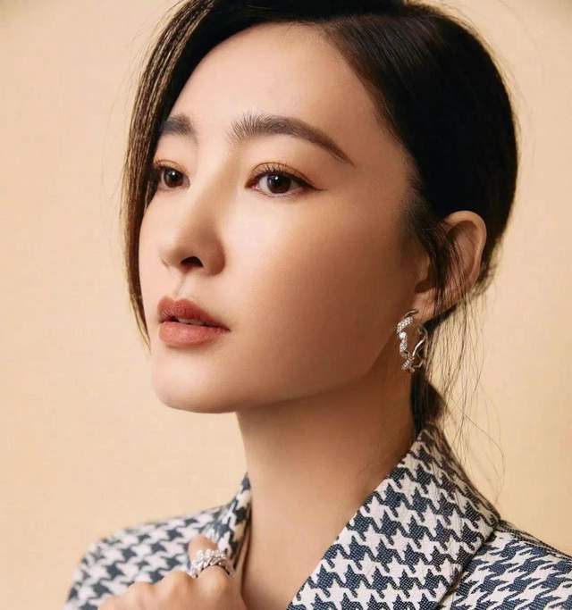 她是知名女演员出演长津湖出场不到五秒钟只说一句台词