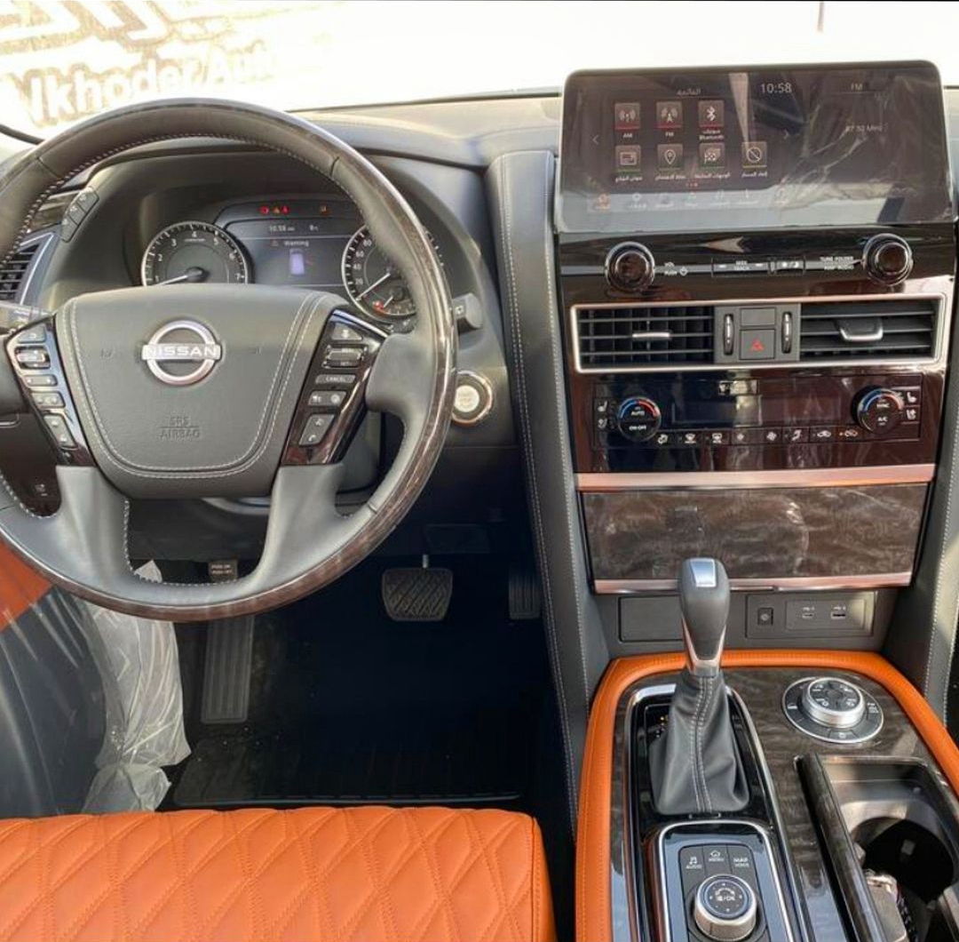 新款日产途乐海外实拍造型硬朗内饰奢华搭56v8动力