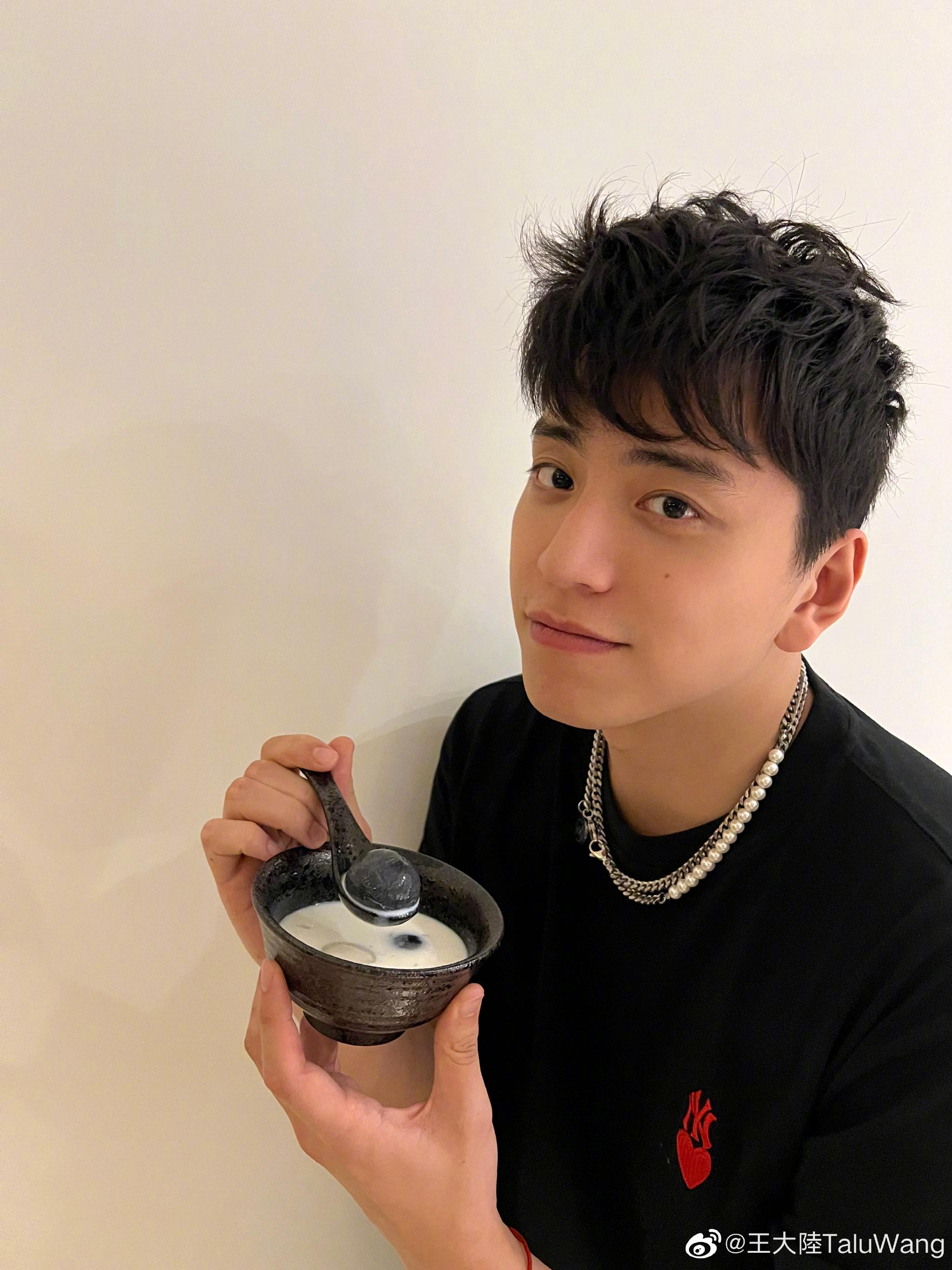 情人节塌了多少房王大陆蔡卓宜因综艺结缘明着也秀暗着也秀