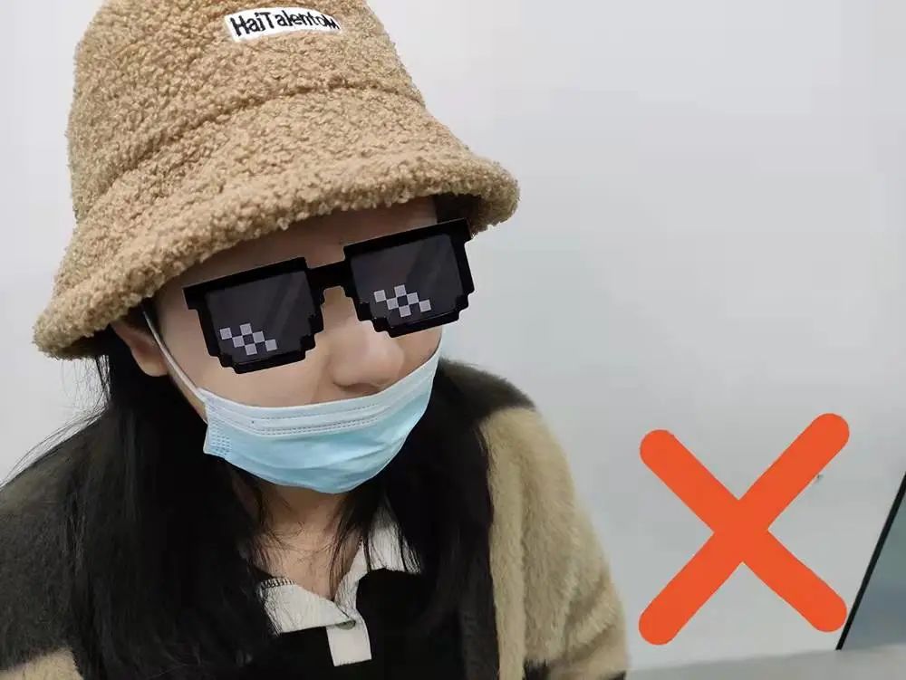 74拉绳交叉口罩和面颊中间就会被供出一个较大的空隙,阻隔效果大打