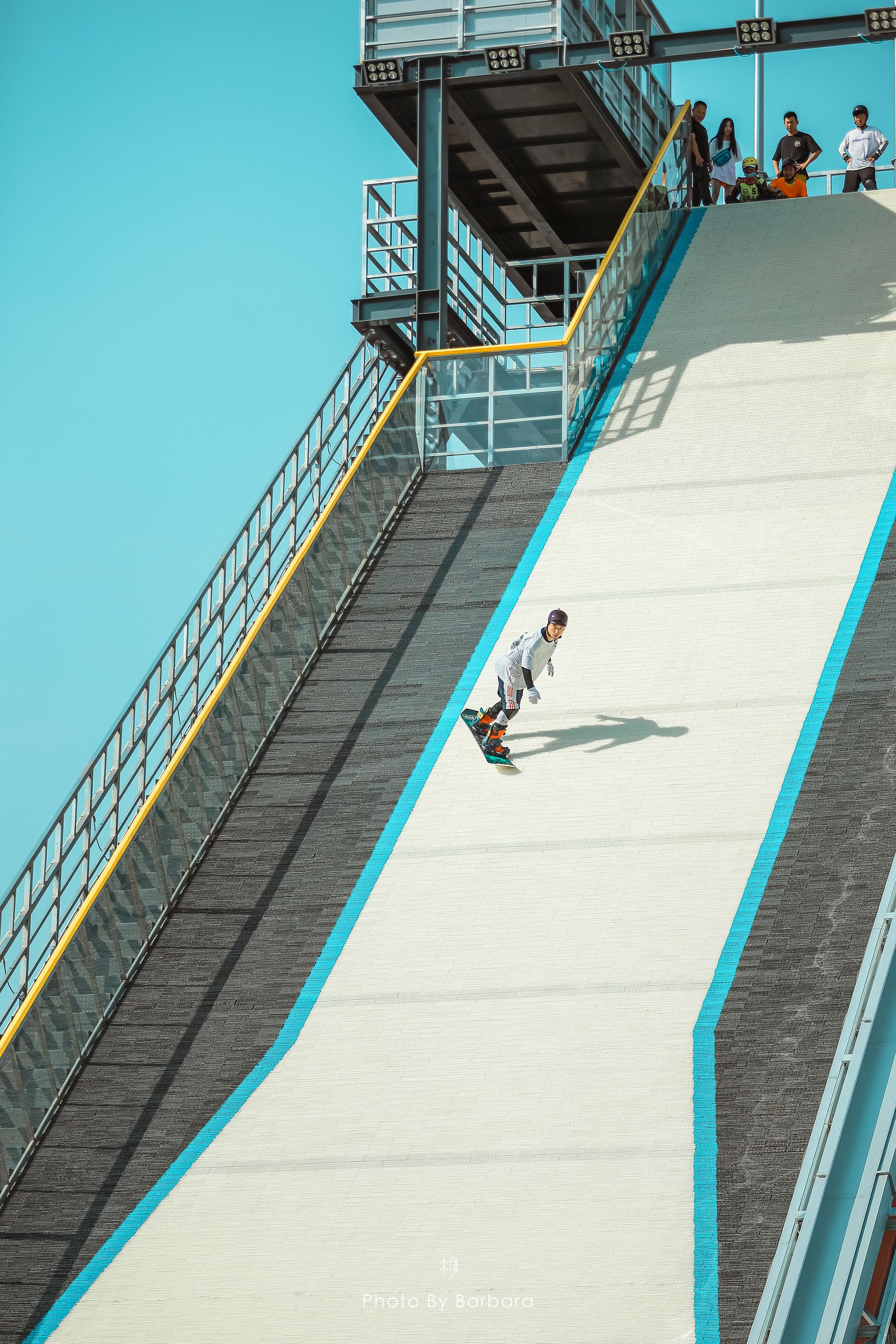 尖锋旱雪场大跳台.受访者供图