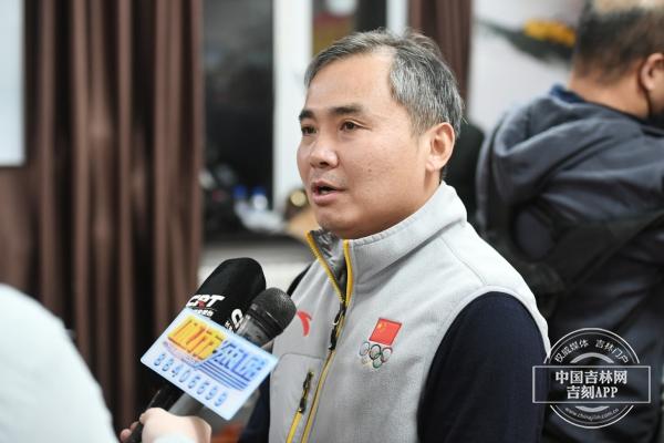 这块金牌有多重？吉林省冬奥赛场雪上项目金牌零的突破休闲区蓝鸢梦想 - Www.slyday.coM