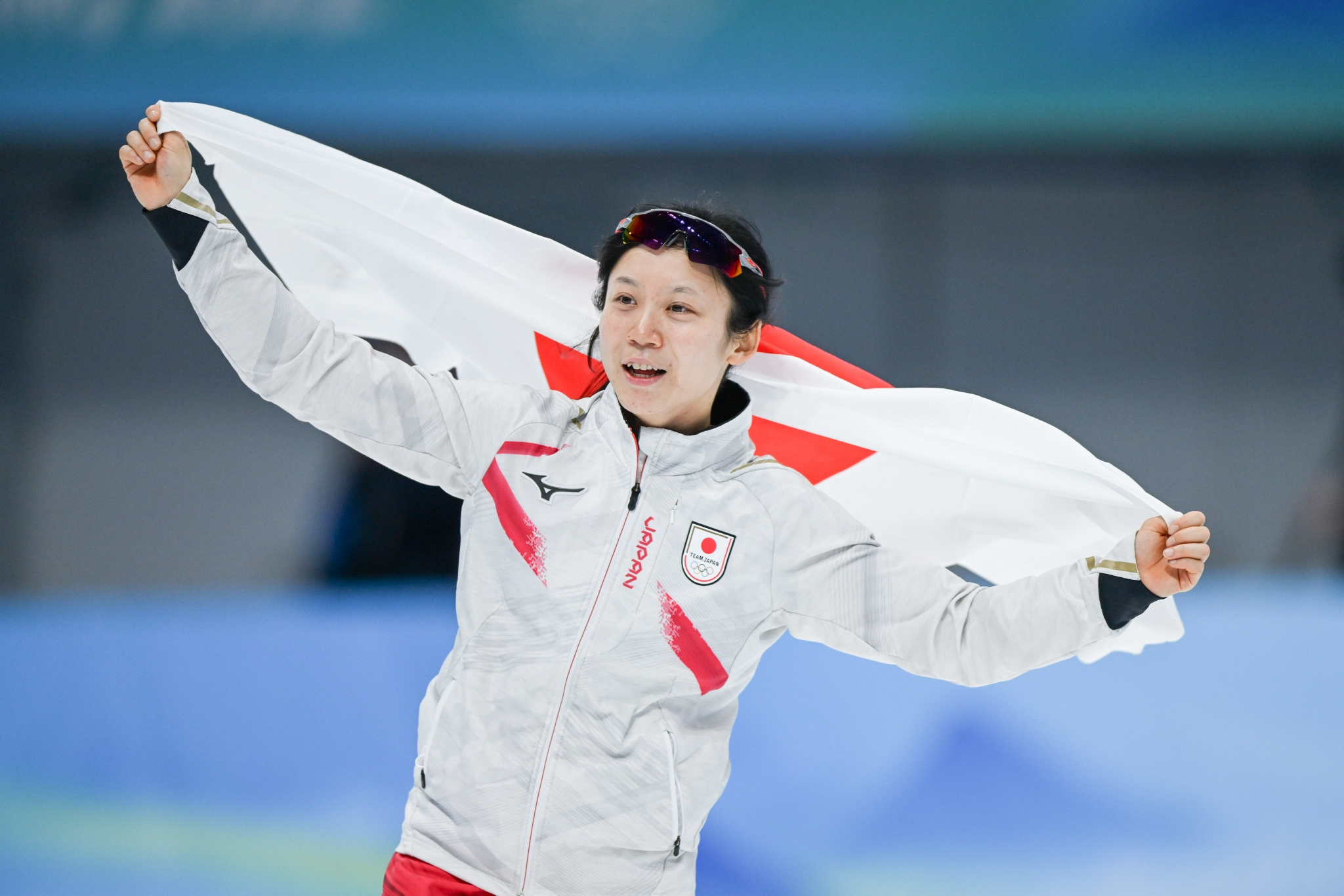 速度滑冰女子1000米决赛日本选手高木美帆夺冠