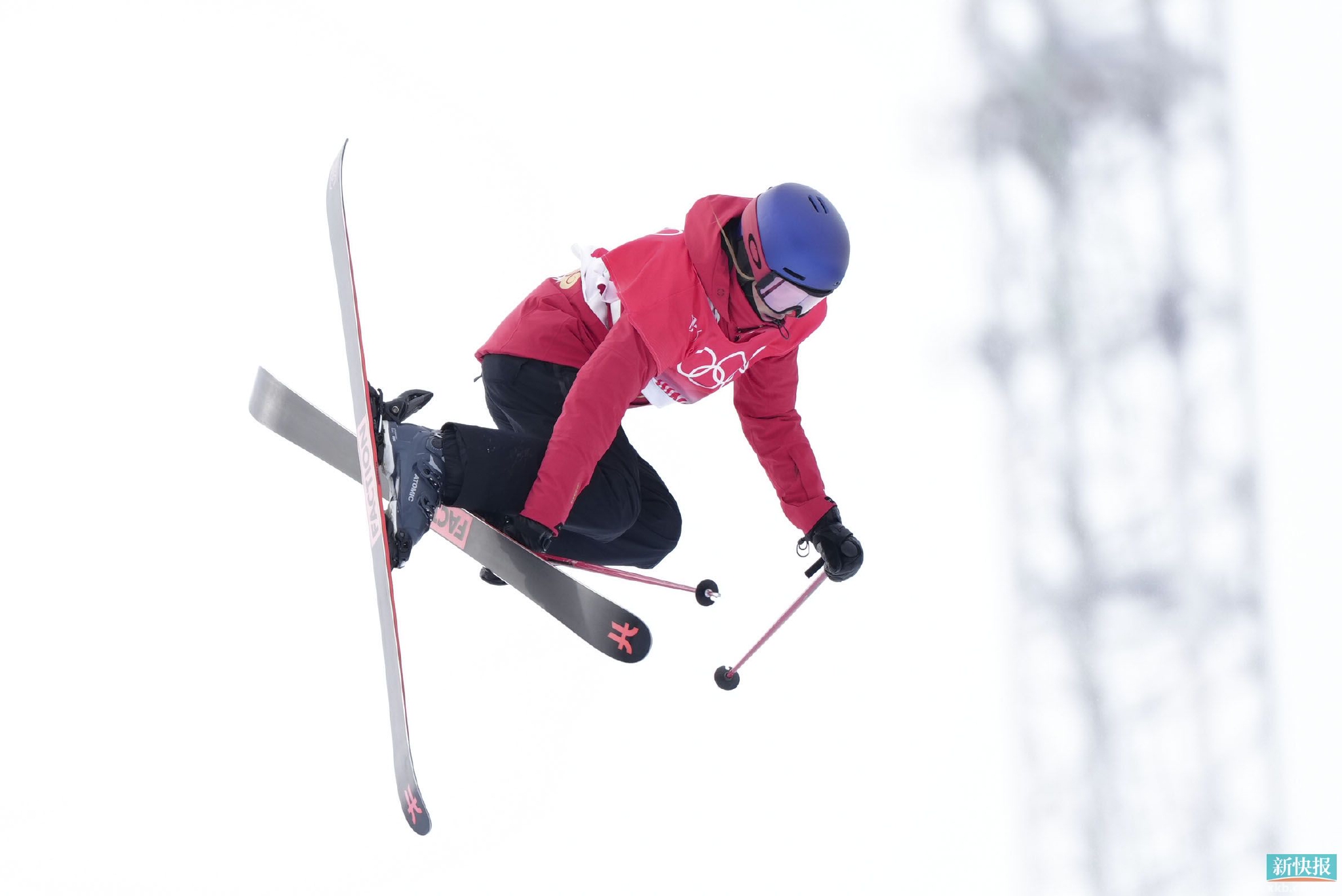 女子自由式滑雪u型池图片