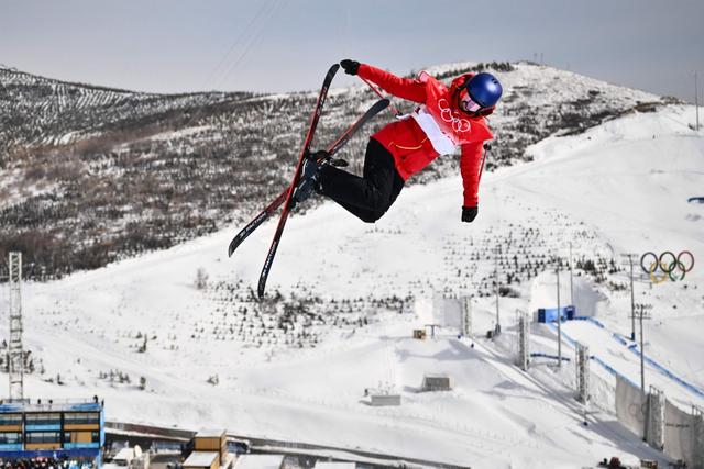 稳！谷爱凌两跳均超90分排名第1 中国队3人晋级U型场地技巧决赛休闲区蓝鸢梦想 - Www.slyday.coM