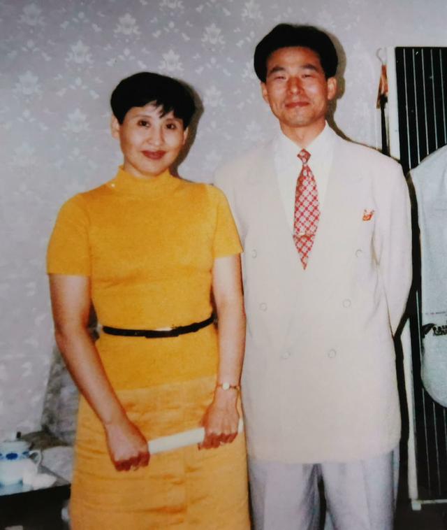 歌唱家远征曝近照当年歌声似蜜甜人称小王昆如今人虽老但风采依旧