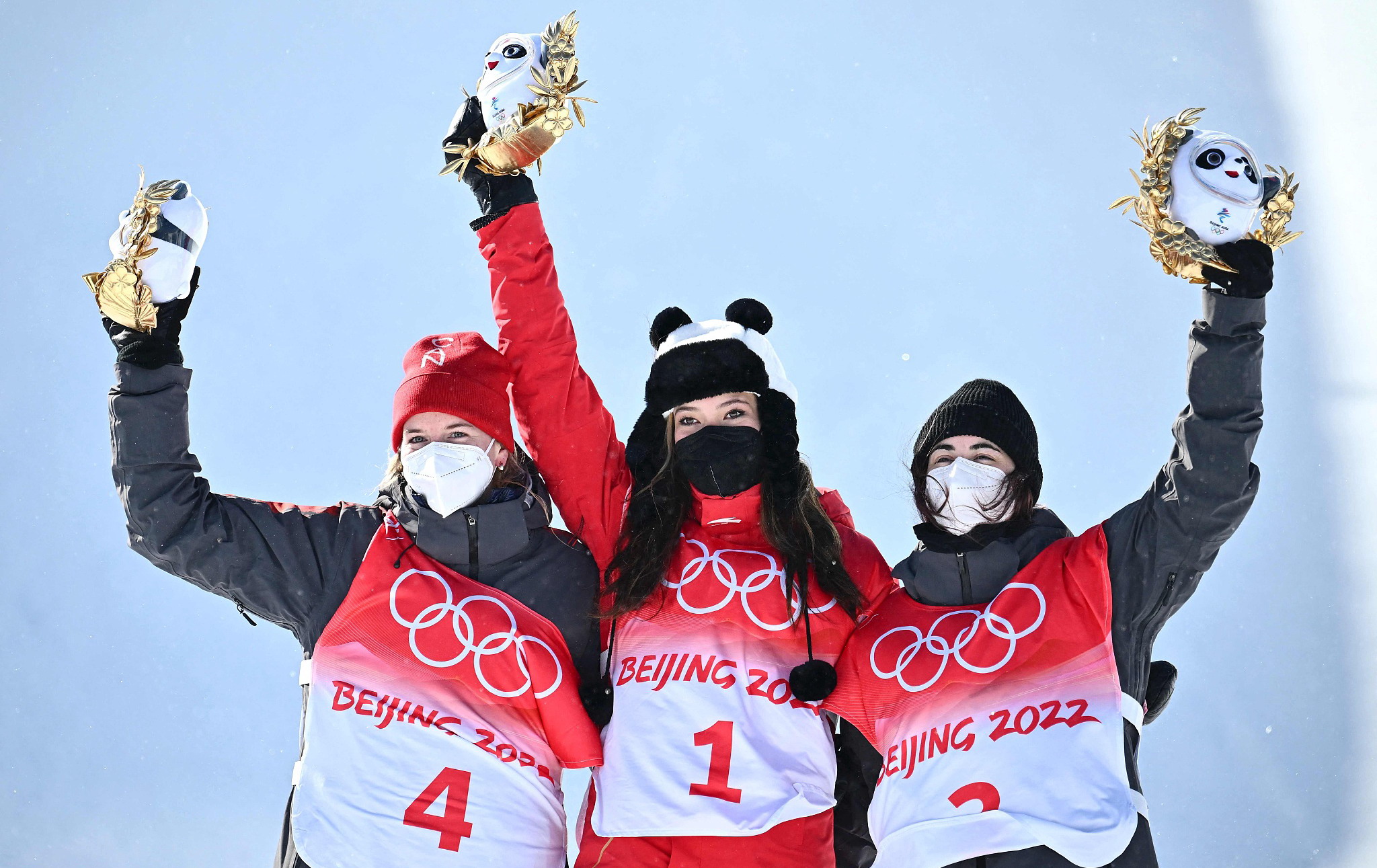 美图混血美女谷爱凌获得冬奥会自由式滑雪女子u型池项目金牌
