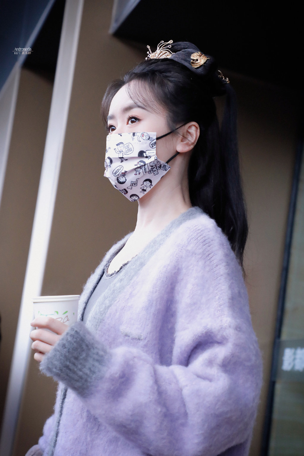 袁冰妍倾城亦清欢出妆上班这个口罩挺可爱的呀