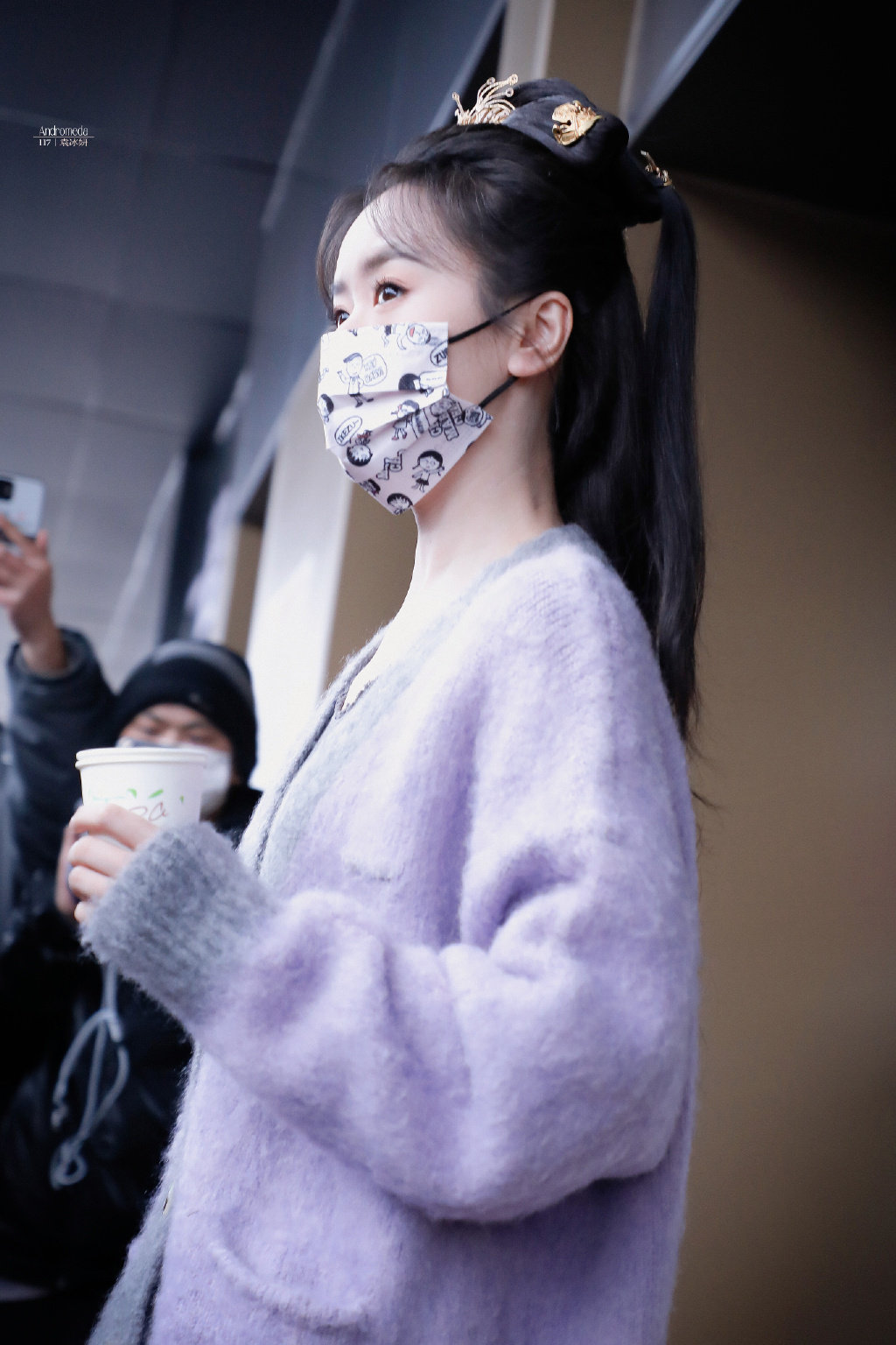 袁冰妍倾城亦清欢出妆上班这个口罩挺可爱的呀