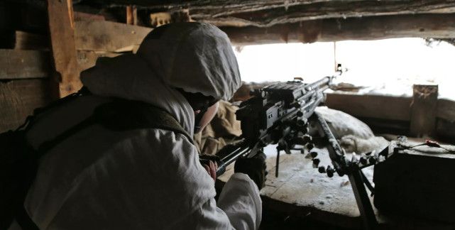 趁俄军撤出白俄罗斯，乌克兰打响第一枪！卢甘斯克居民区遭炮击休闲区蓝鸢梦想 - Www.slyday.coM