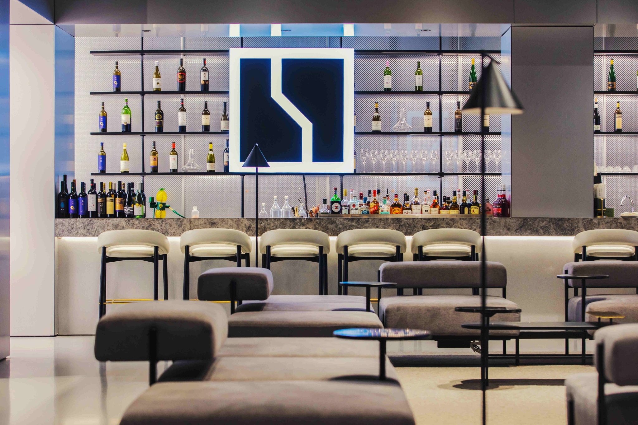 极氪中心全球旗舰店开业，年内全国门店将超300家休闲区蓝鸢梦想 - Www.slyday.coM