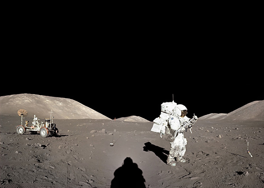 玉兔二号发现透明玻璃球，是“谁”留下的？月球背面有什么秘密？休闲区蓝鸢梦想 - Www.slyday.coM