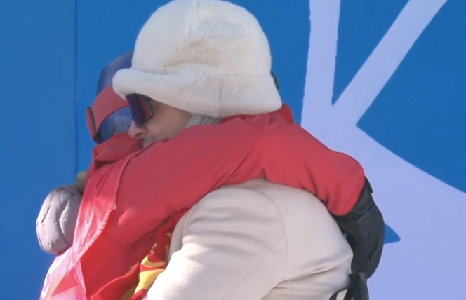 谷爱凌预决赛5跳任何一次成绩都夺金 戴熊猫帽领奖堪称冰墩墩本墩休闲区蓝鸢梦想 - Www.slyday.coM 谷爱凌预决赛5跳任何一次成绩都夺金 戴熊猫帽领奖堪称冰墩墩本墩休闲区蓝鸢梦想 - Www.slyday.coM