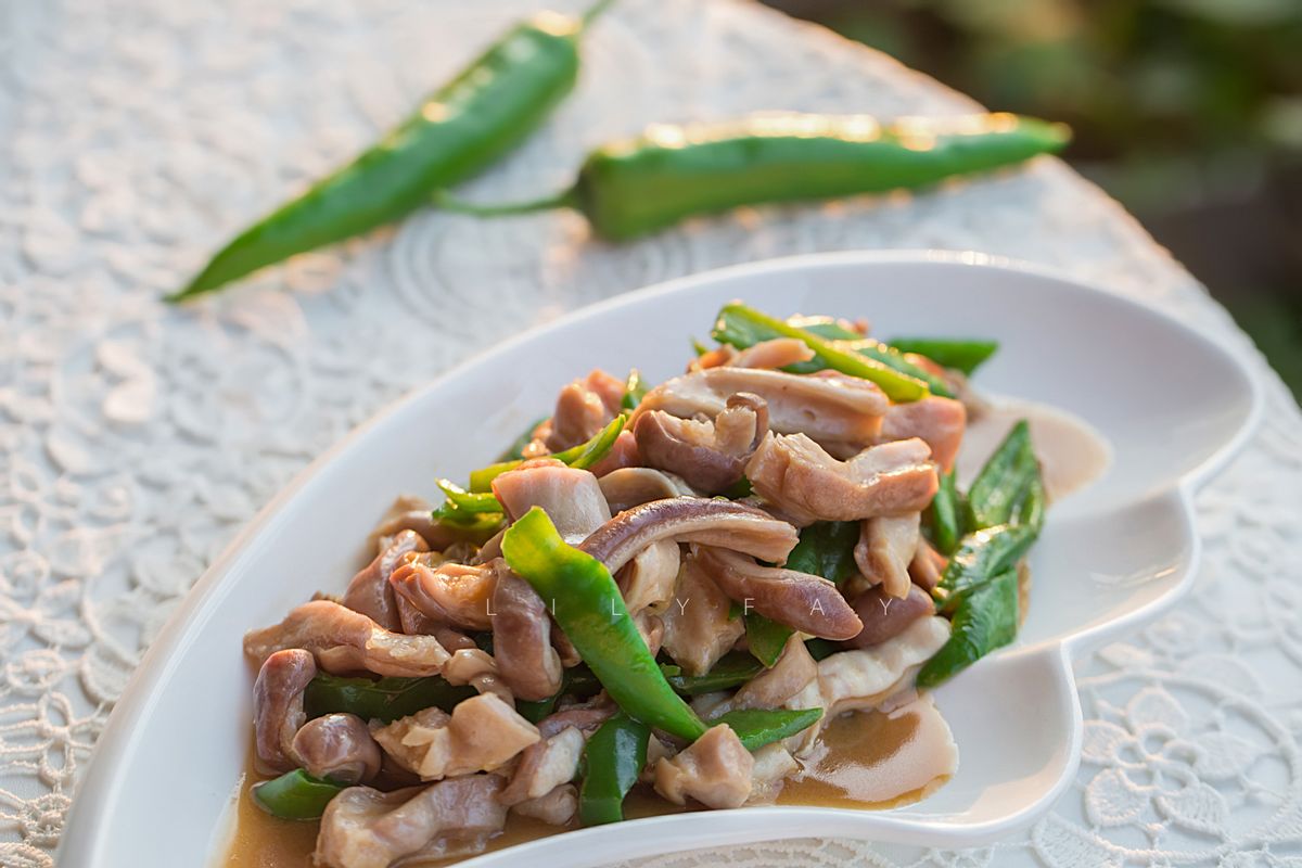 青椒炒猪肚一道不错的下酒菜值得一学