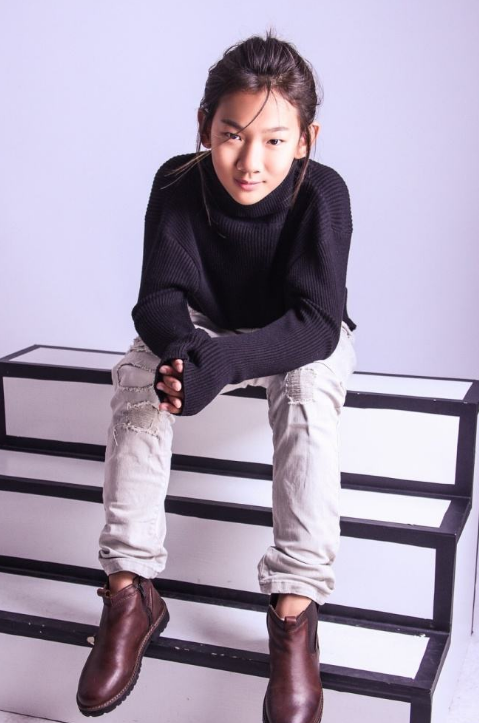 苏翊鸣和教练吃饭坐小孩那桌，今天过生日了，以后就是大人了？休闲区蓝鸢梦想 - Www.slyday.coM