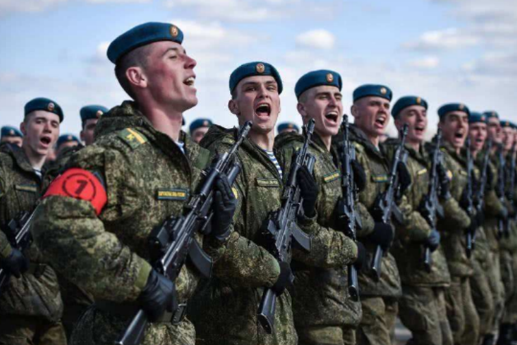 普京已从乌克兰边境部分撤军，称不愿发生战争，拜登的表态不简单休闲区蓝鸢梦想 - Www.slyday.coM