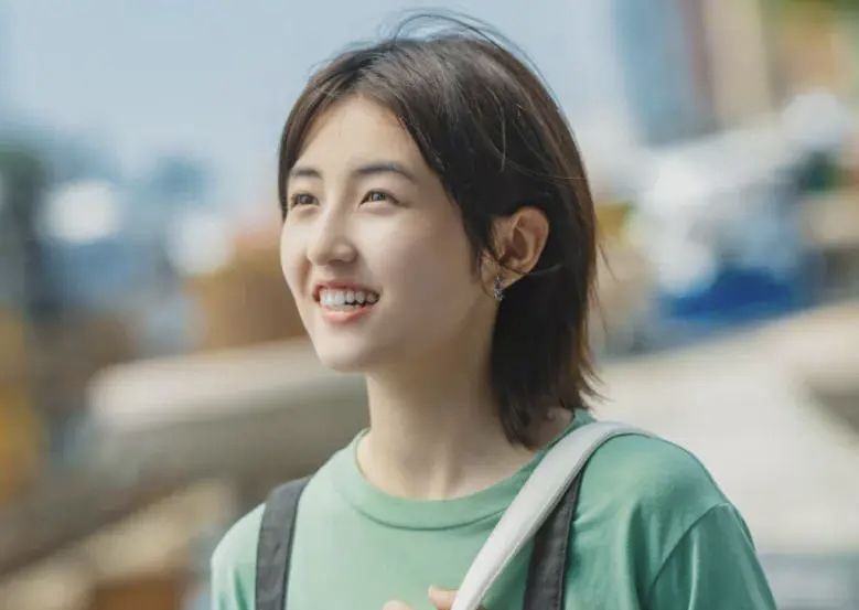 全网都在等他们回应恋情，焉栩嘉现身机场被追问，怒怼媒体闪开休闲区蓝鸢梦想 - Www.slyday.coM