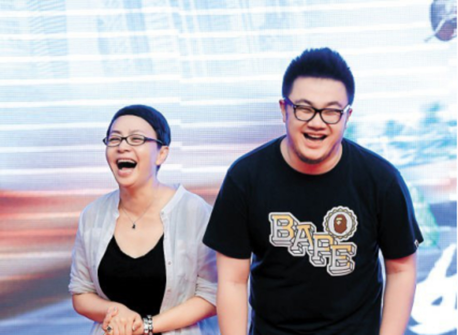 英如镝首度回应哥哥巴图我很希望他联系我但他从没联系过我