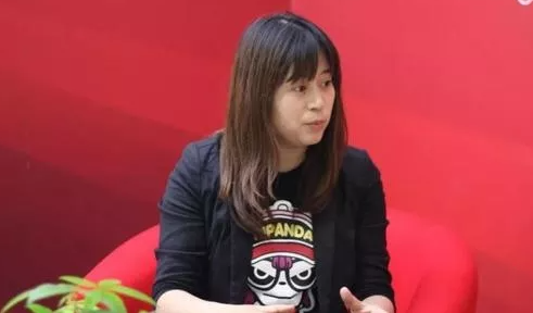 房海燕离开新老娘舅之后节目的收视率全靠小张律师在撑