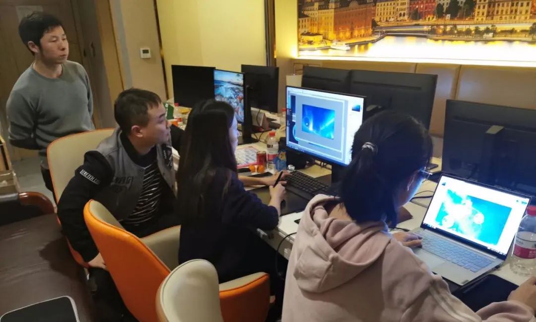 （幕后团队 图源：洲明科技）