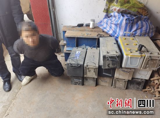 自贡一男子为和女友过“情人节”盗窃工程车电瓶变卖落网休闲区蓝鸢梦想 - Www.slyday.coM