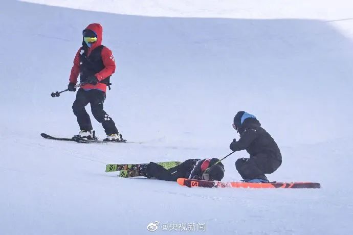 谷爱凌金牌！中国第8金！一个细节上了热搜，网友评论亮了休闲区蓝鸢梦想 - Www.slyday.coM