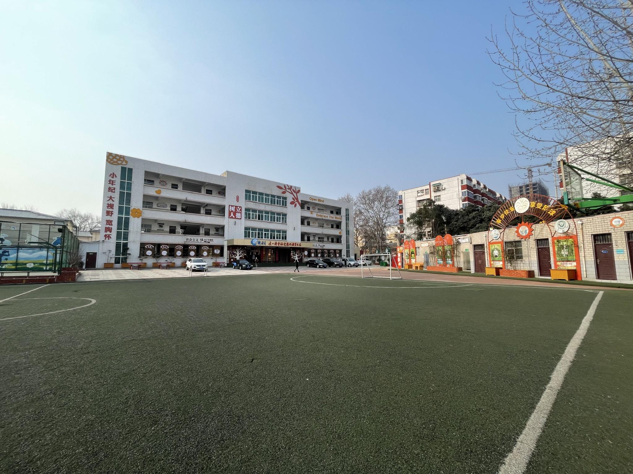 2月9日,王珊珊曾经就读的洛阳市涧西区东升第三小学球场.
