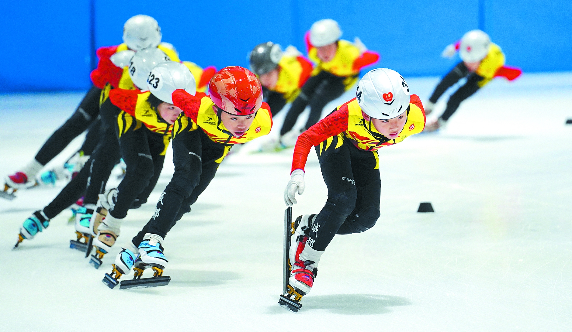 全国参与冰雪运动人数达3.46亿|北京冬奥会|成都市_新浪新闻