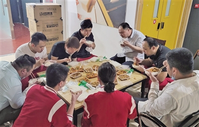 新京报|“冰墩墩”陆续到货 一周内将有3.5万只入京