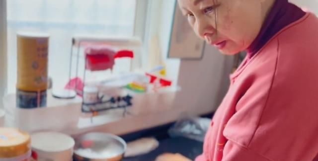 田静下夜班叫孩子起床,目睹奇奇“偷亲”姐姐,惨被悦悦下逐客令休闲区蓝鸢梦想 - Www.slyday.coM 田静下夜班叫孩子起床,目睹奇奇“偷亲”姐姐,惨被悦悦下逐客令休闲区蓝鸢梦想 - Www.slyday.coM