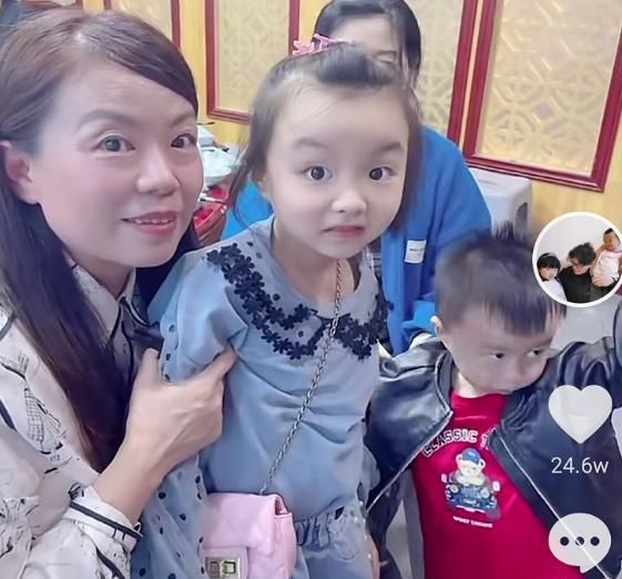 田静下夜班叫孩子起床,目睹奇奇“偷亲”姐姐,惨被悦悦下逐客令休闲区蓝鸢梦想 - Www.slyday.coM 田静下夜班叫孩子起床,目睹奇奇“偷亲”姐姐,惨被悦悦下逐客令休闲区蓝鸢梦想 - Www.slyday.coM