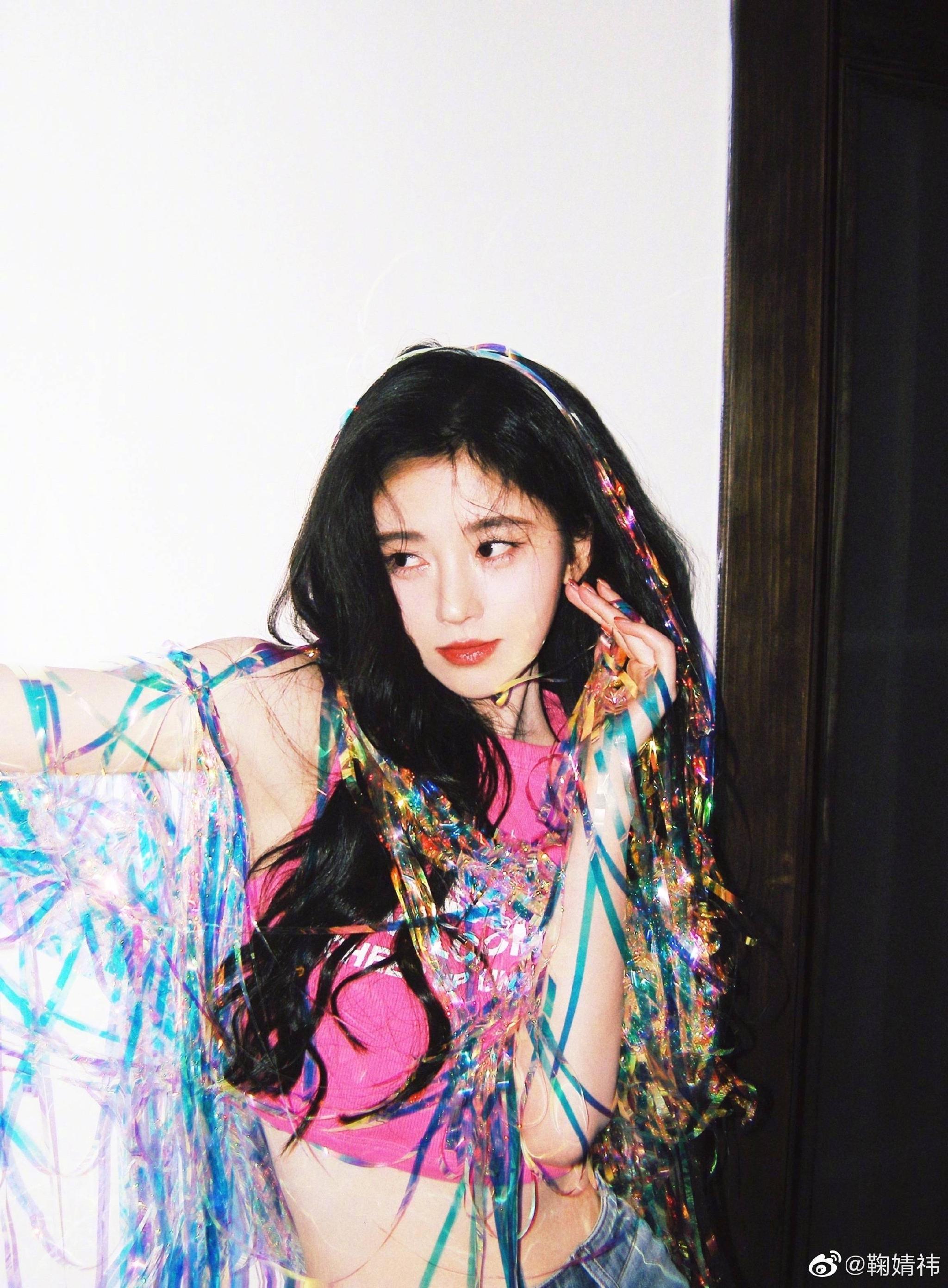 鞠婧祎新歌拍摄花絮照鬼马精灵的可爱少女