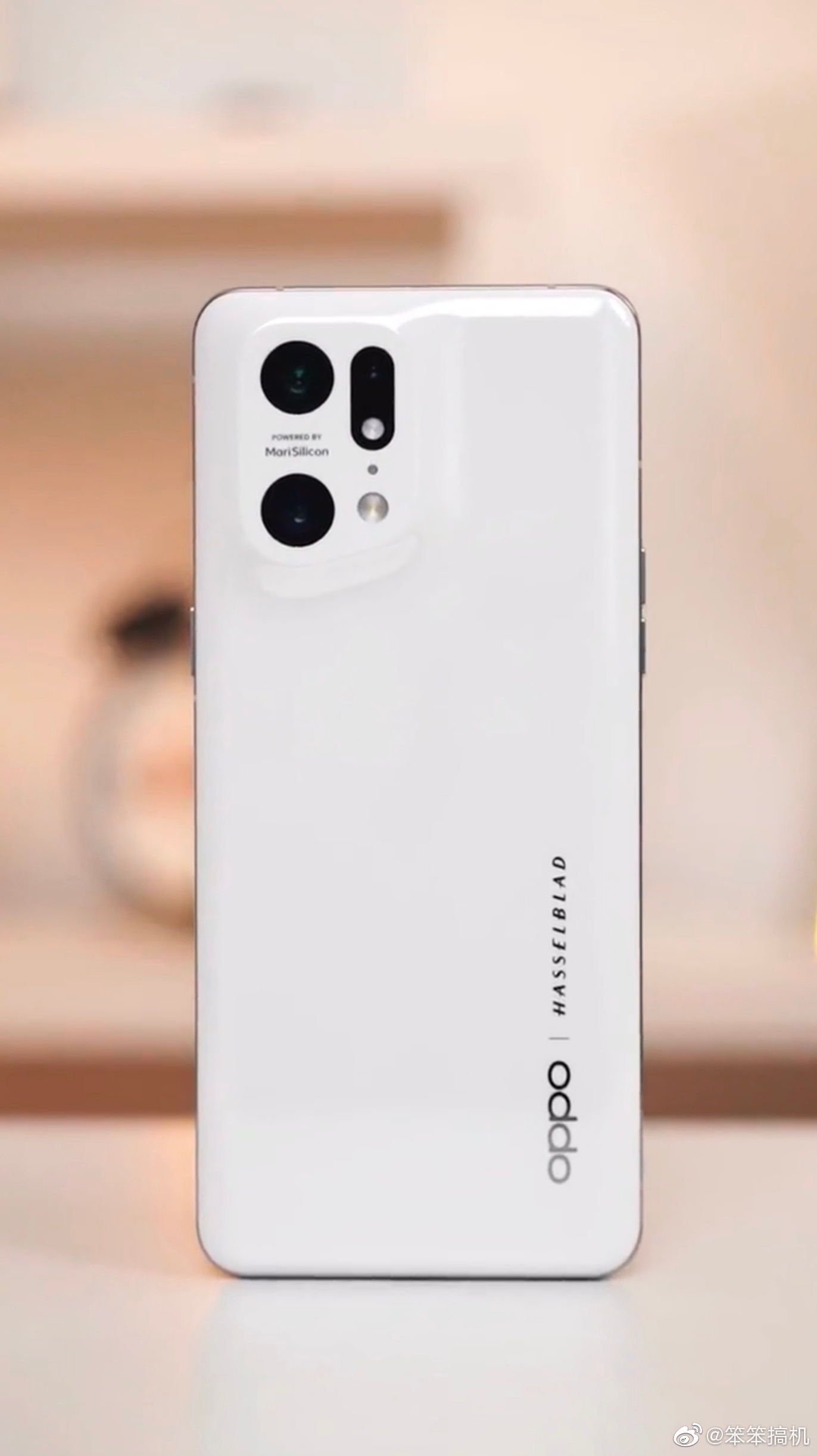 oppo find x5 pro真机曝光|oppo|设计|陶瓷_新浪新闻