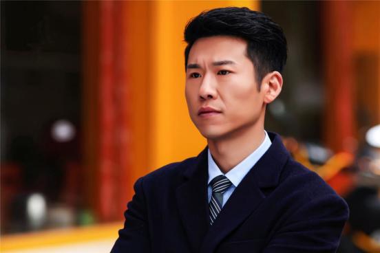 父亲是舞台剧导演,闯娱圈却只能靠自己|王骁|王馥荔|演员_新浪新闻