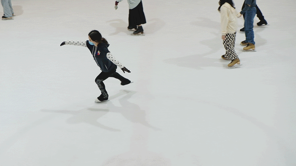 广州溜真冰、滑雪超全攻略来了！离冬奥冠军又近一步！休闲区蓝鸢梦想 - Www.slyday.coM