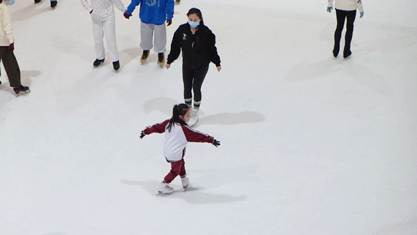 广州溜真冰、滑雪超全攻略来了！离冬奥冠军又近一步！休闲区蓝鸢梦想 - Www.slyday.coM