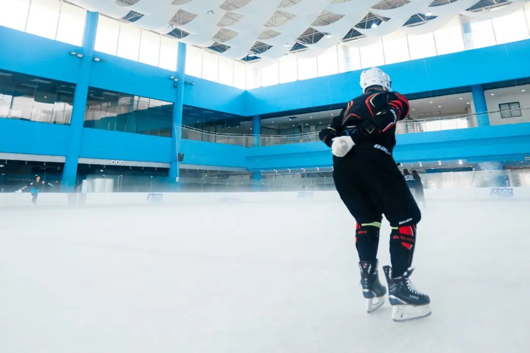 广州溜真冰、滑雪超全攻略来了！离冬奥冠军又近一步！休闲区蓝鸢梦想 - Www.slyday.coM