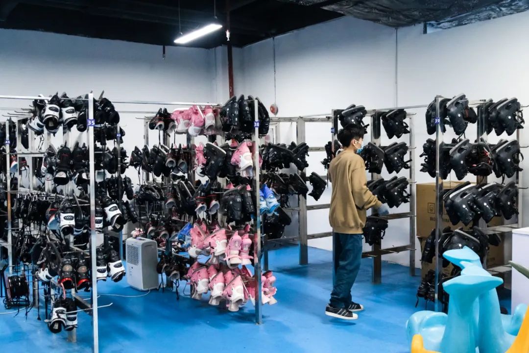 广州溜真冰、滑雪超全攻略来了！离冬奥冠军又近一步！休闲区蓝鸢梦想 - Www.slyday.coM