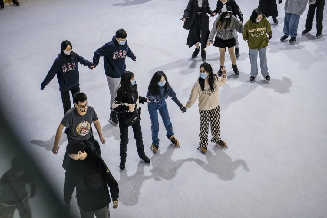 广州溜真冰、滑雪超全攻略来了！离冬奥冠军又近一步！休闲区蓝鸢梦想 - Www.slyday.coM