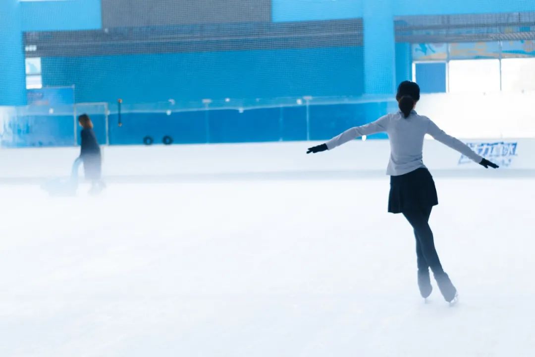广州溜真冰、滑雪超全攻略来了！离冬奥冠军又近一步！休闲区蓝鸢梦想 - Www.slyday.coM