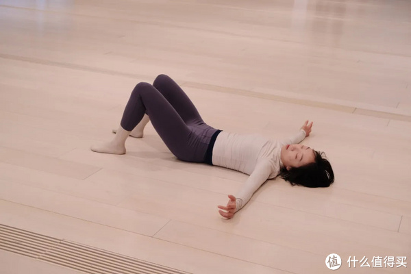 这时想到了去年的禅修,每天要做的事情只是打坐观察呼吸,后来面部人中