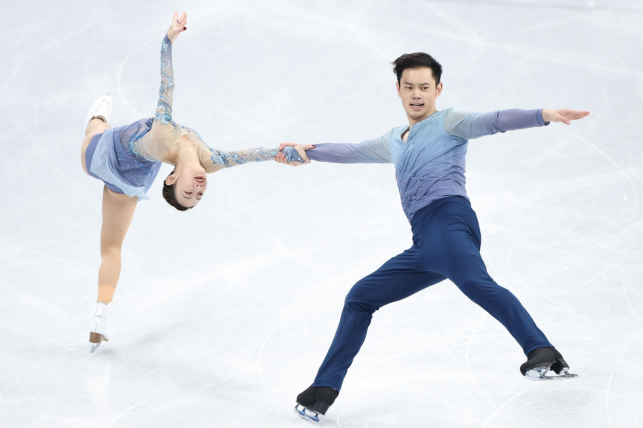 新华社记者张玉薇摄这是彭程/金杨组对后参加的