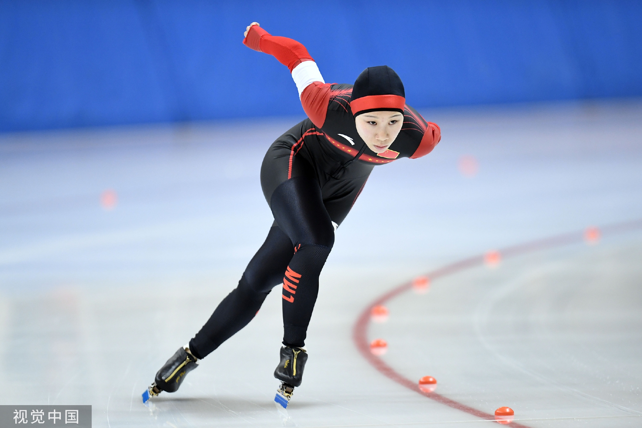 轮滑速滑她是中国首位轮冰双栖运动员亚运旗手郭丹