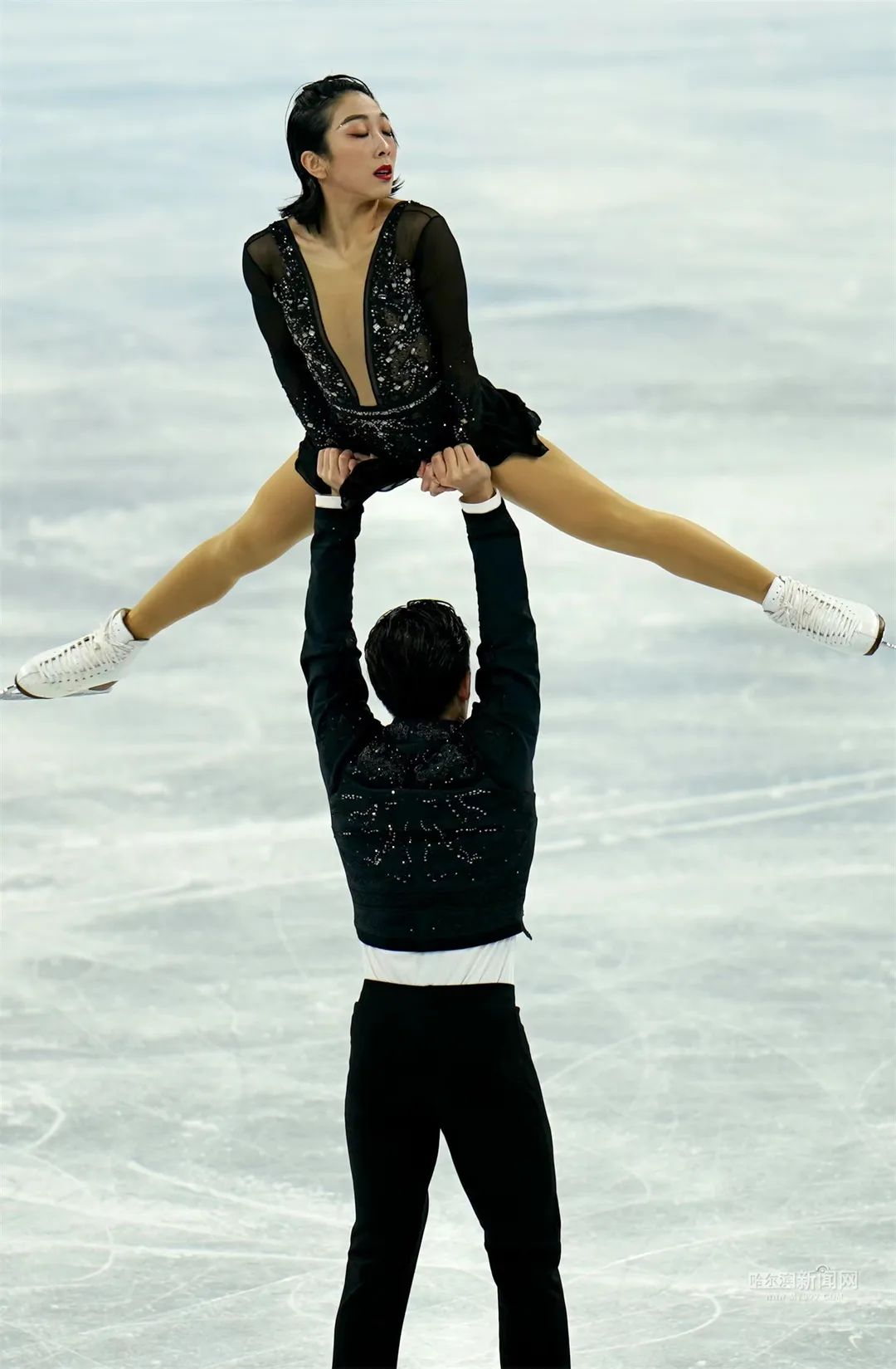 实力突围！中国两对双人滑组合完美发挥，“葱桶”组合排名第一休闲区蓝鸢梦想 - Www.slyday.coM