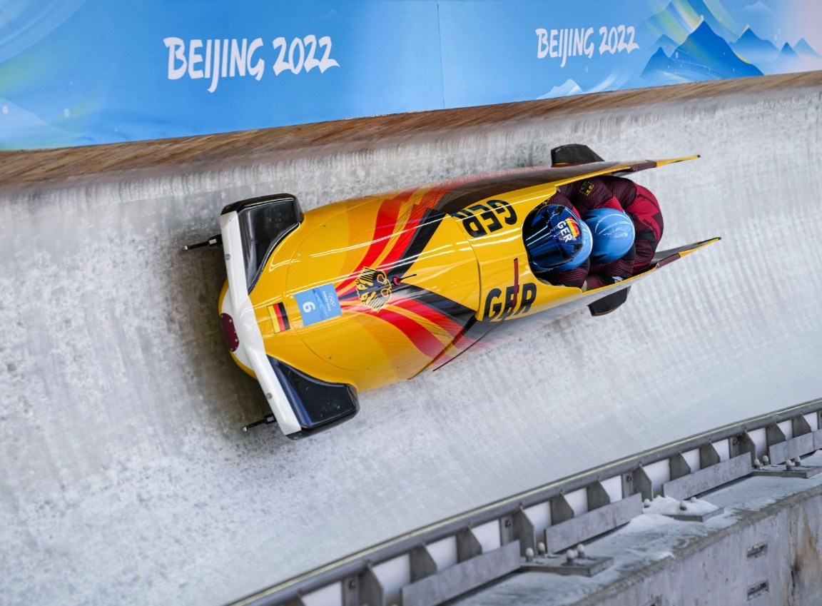 北京冬奥会德国车队领先结束四人雪车前两轮滑行