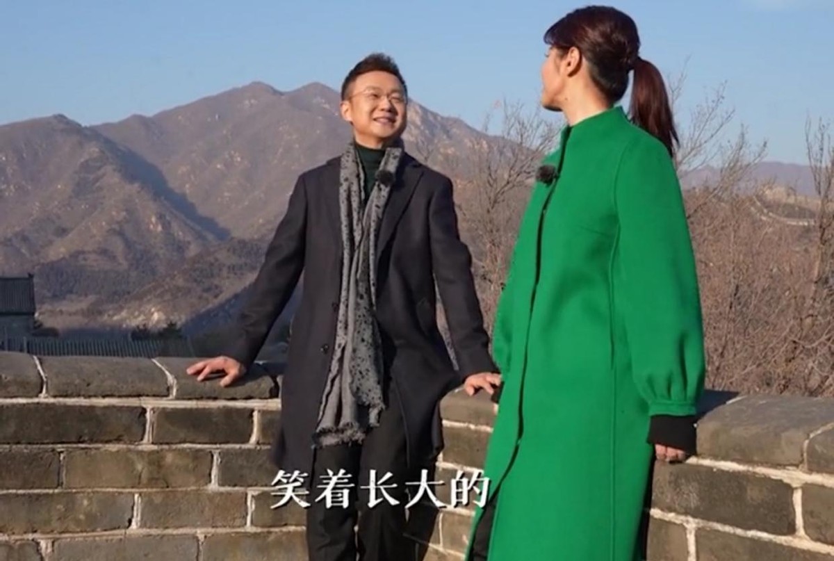 央视主播刚强与老婆春妮合作诗朗诵配合默契