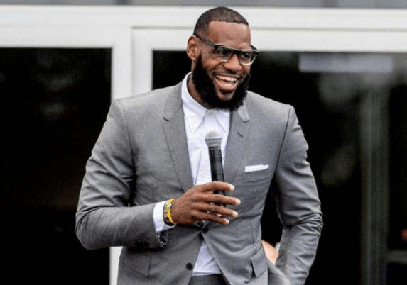 NBA球星总资产谁最多？老詹还在猛涨，乔丹奥尼尔等人缩水了休闲区蓝鸢梦想 - Www.slyday.coM