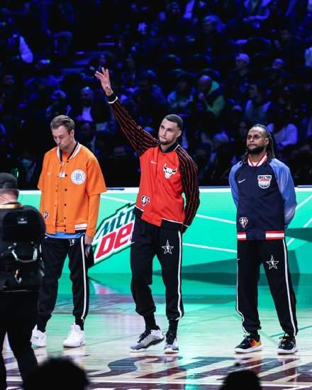 恭喜唐斯！以29分成绩夺得2022全明星三分球大赛冠军！休闲区蓝鸢梦想 - Www.slyday.coM