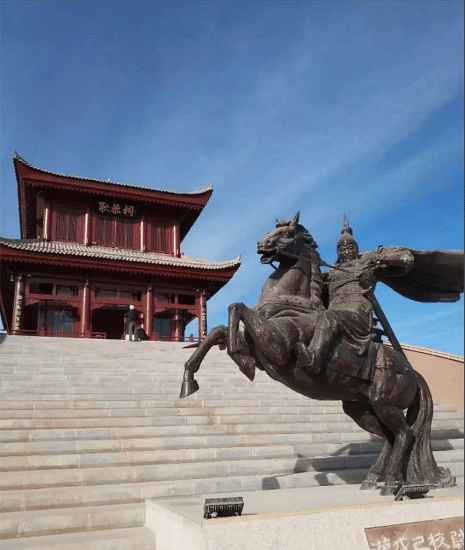 围攻了耿恭,更将关宠围困在柳中城,而焉耆国,龟兹国攻打西域都护陈睦