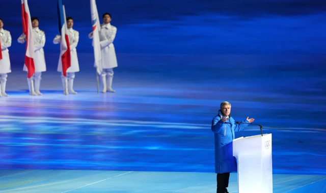 “我们的国旗是举得最高的！”休闲区蓝鸢梦想 - Www.slyday.coM